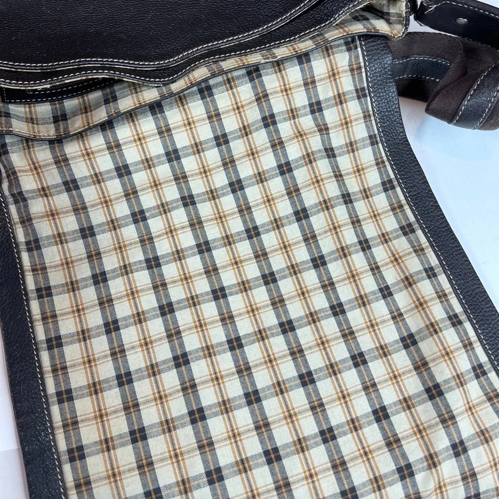 Levenger Pebbled Leather Messenger Bag Mocha Brown Laptop Tablet Crossbody